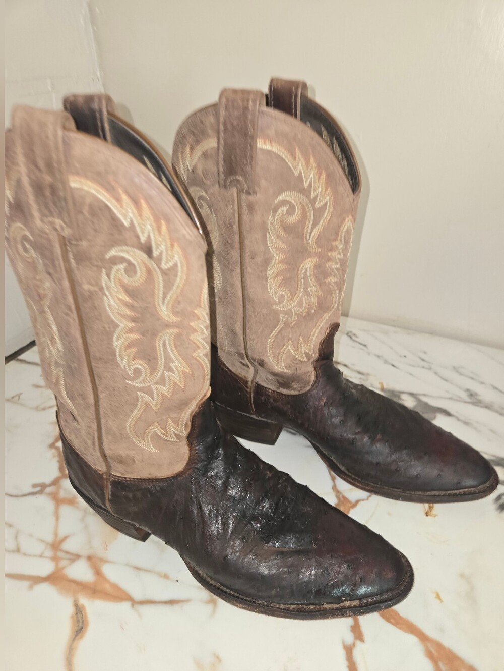 Nocona Full Qill Ostrich Mens Boots, Size  9 B, retails For $399.00